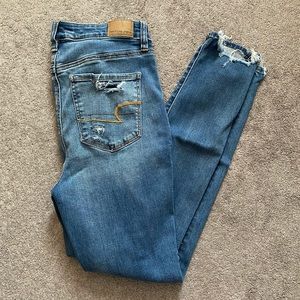 American Eagle Distressed Super Hi-Rise Jegging